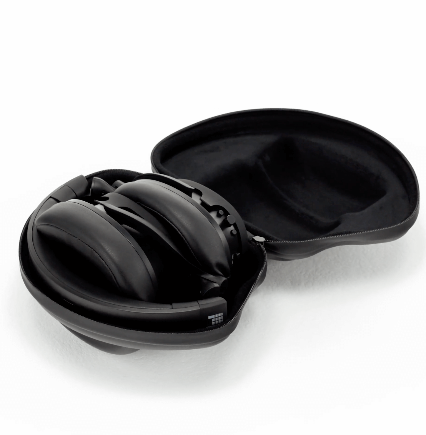 heavys-h1h-headphones-travel-case top